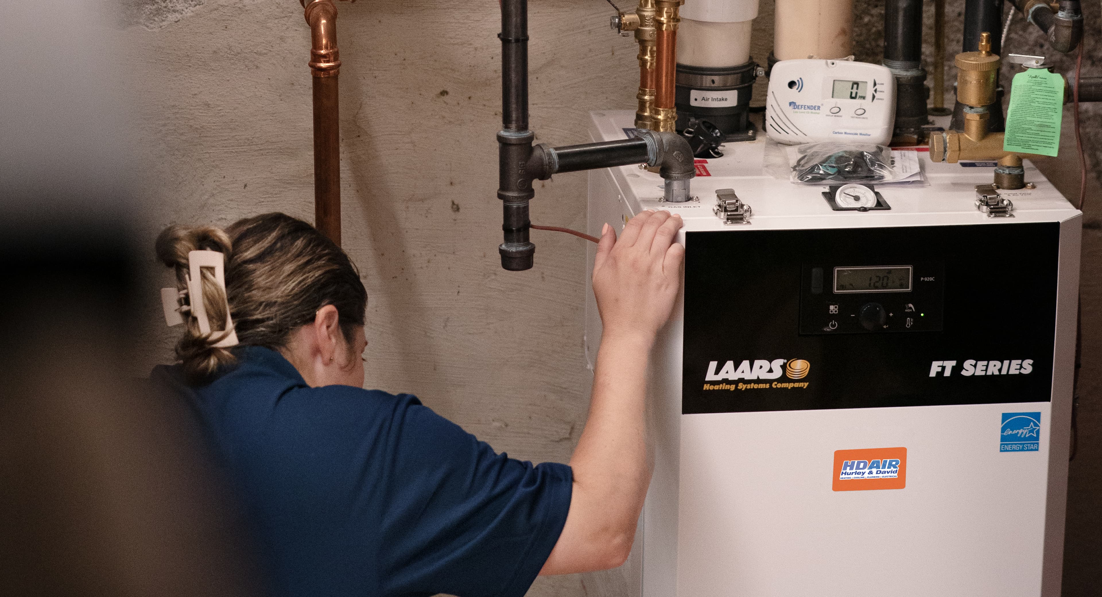 HD Air technician performing an energy efficiency & assessment